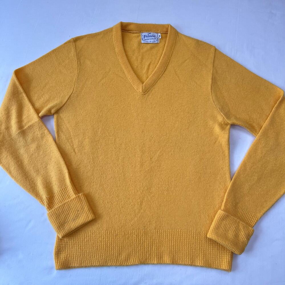 Philmont Sportswear Vintage acrylic women’s Size Medium V-Neck Sweater Yellow